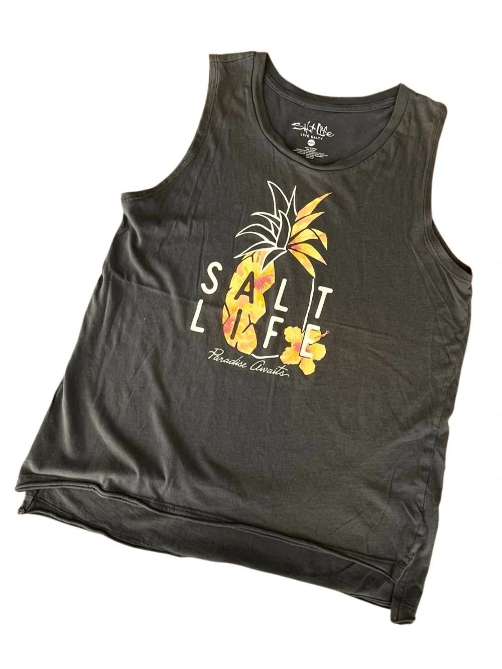 Salt Life Paradise Awaits Pineapple Graphic Tank Top Women’s Medium NWOT